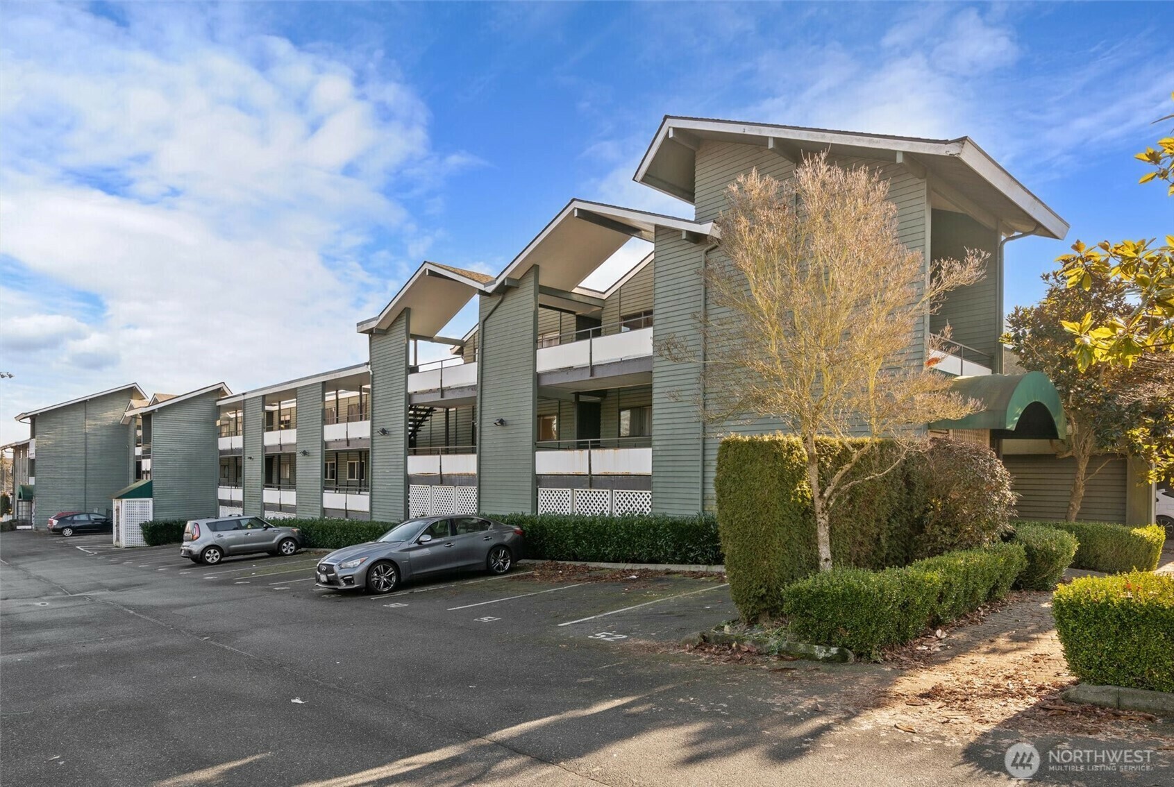 Property Photo: 7924 212th Street SW 202 WA 98026