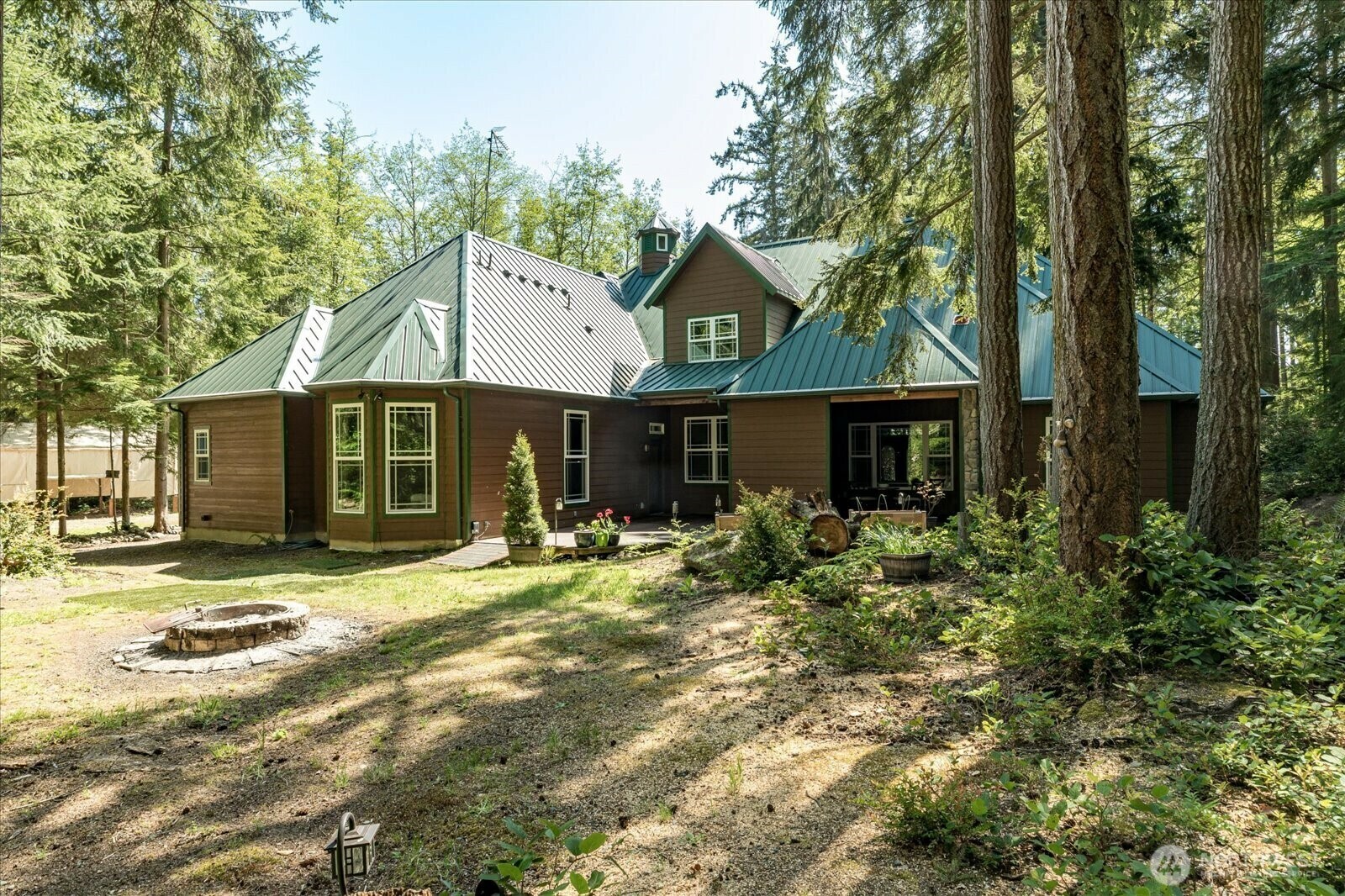 Property Photo: 1059 Evergreen Lane WA 98249