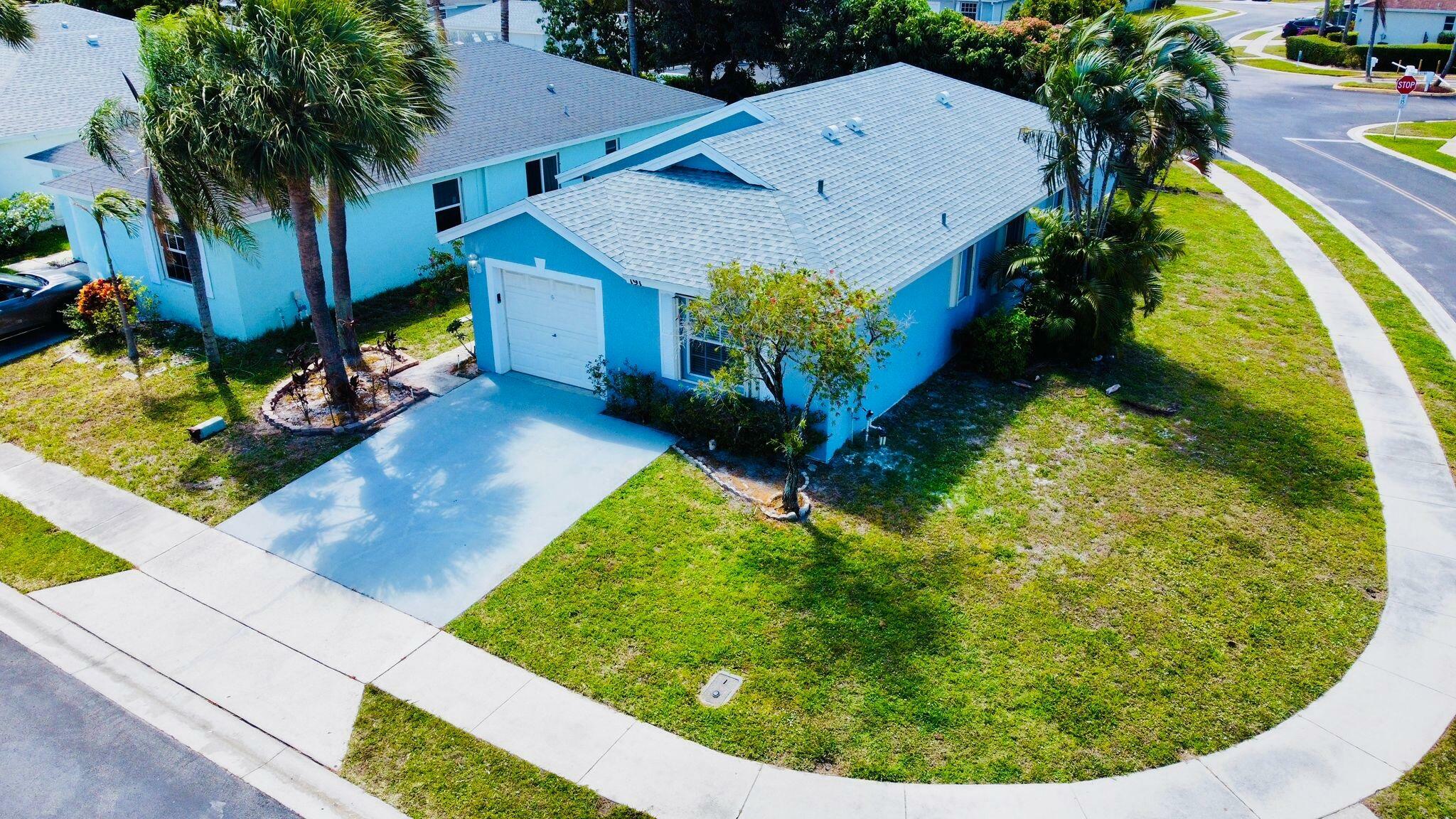 Property Photo: 191 Heming Way FL 33426