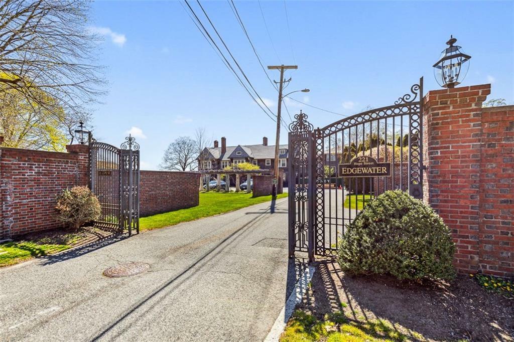 Property Photo: 221 Hope Street 7 RI 02806