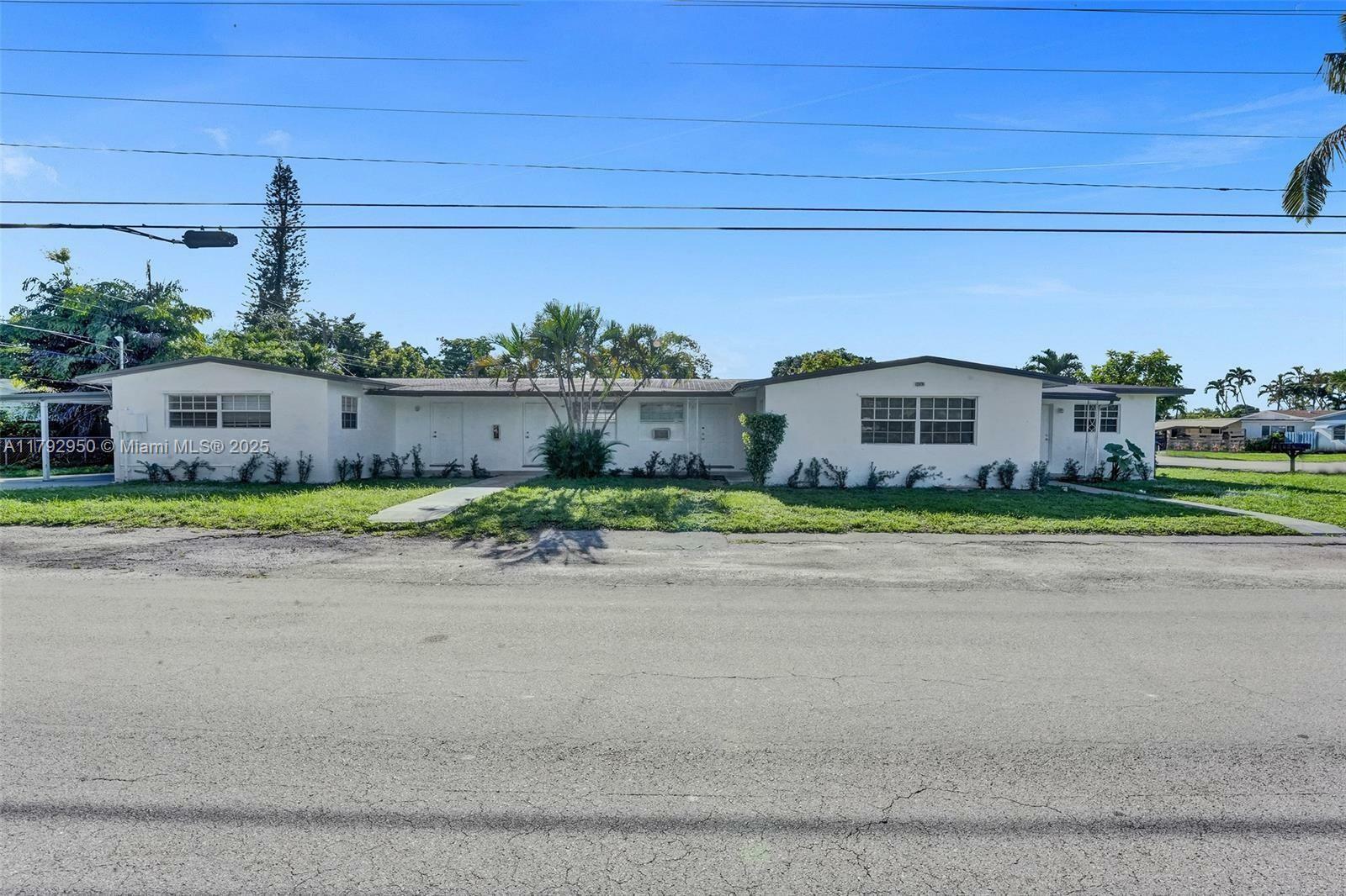 5657 Grant St  Hollywood FL 33021 photo
