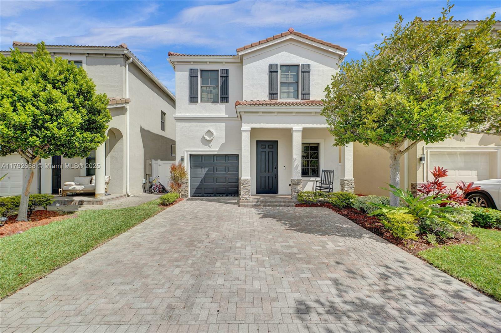 Property Photo: 795 NE 191st St FL 33179