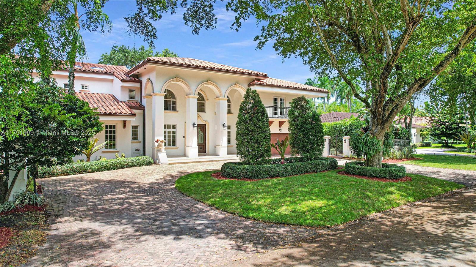 Property Photo: 4403 Monserrate St FL 33146