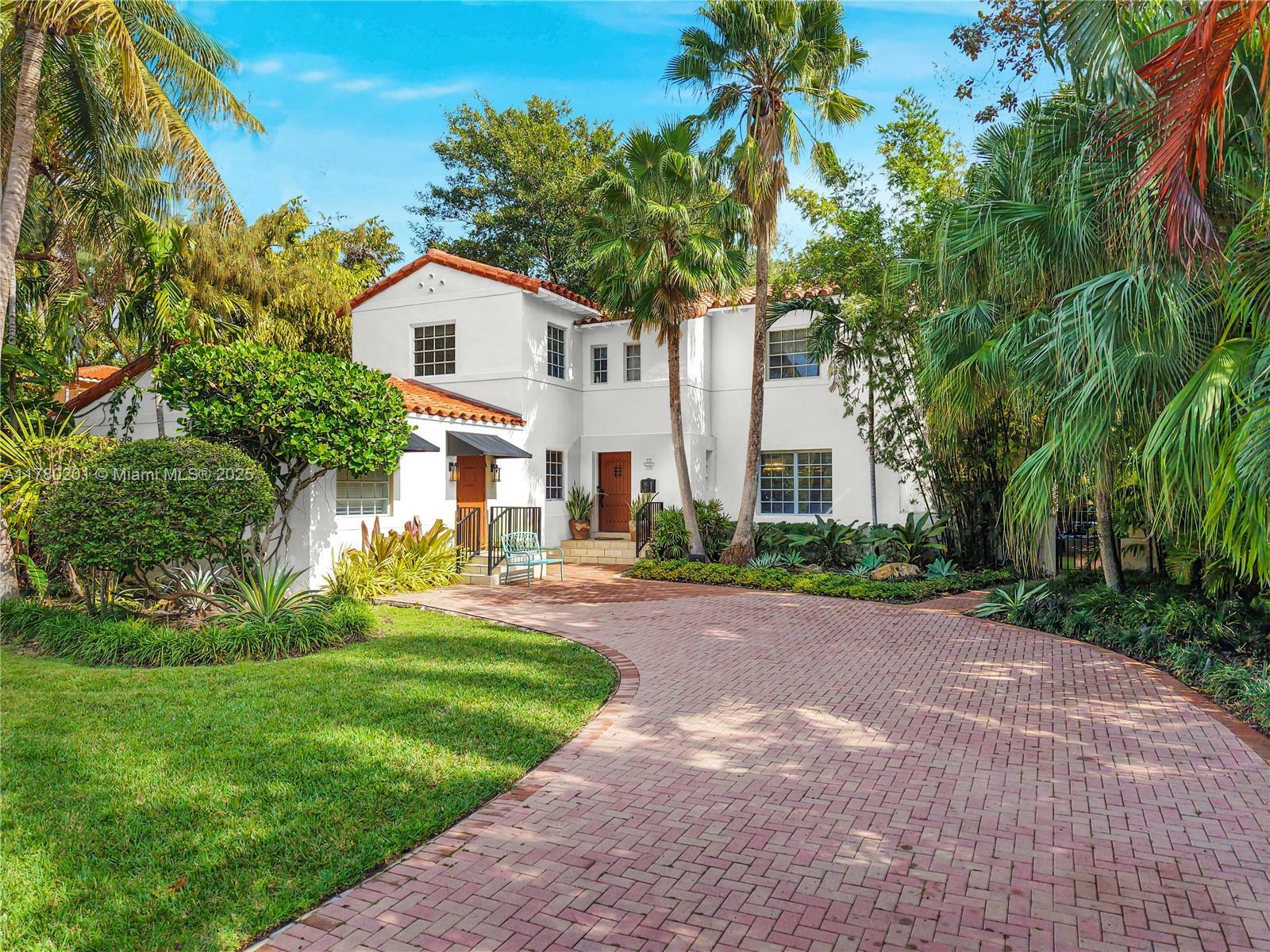 Property Photo: 4545 Nautilus Ct FL 33140