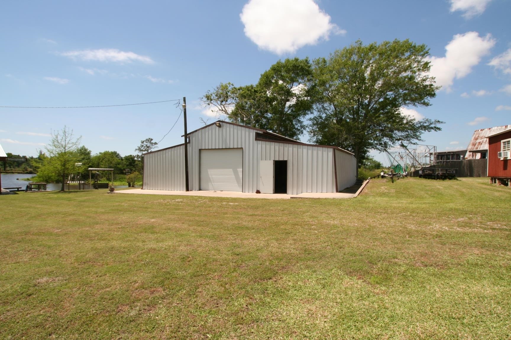 Property Photo: 212 Myers St TX 77630