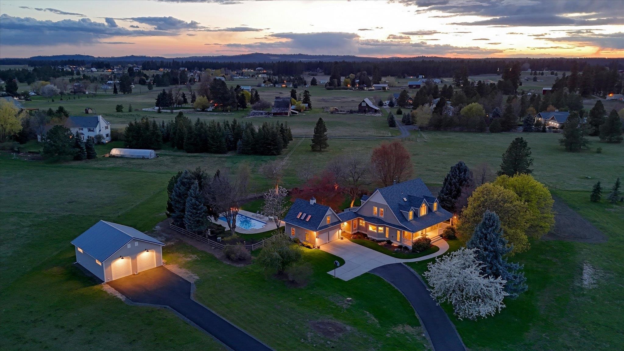8618 S Cliffview Ln  Spokane WA 99224-8428 photo