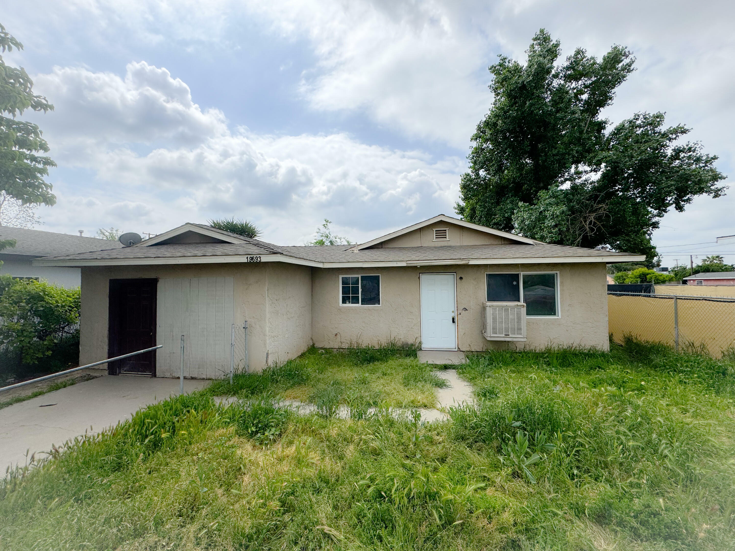 Property Photo: 19693 Avenue 195 CA 93267