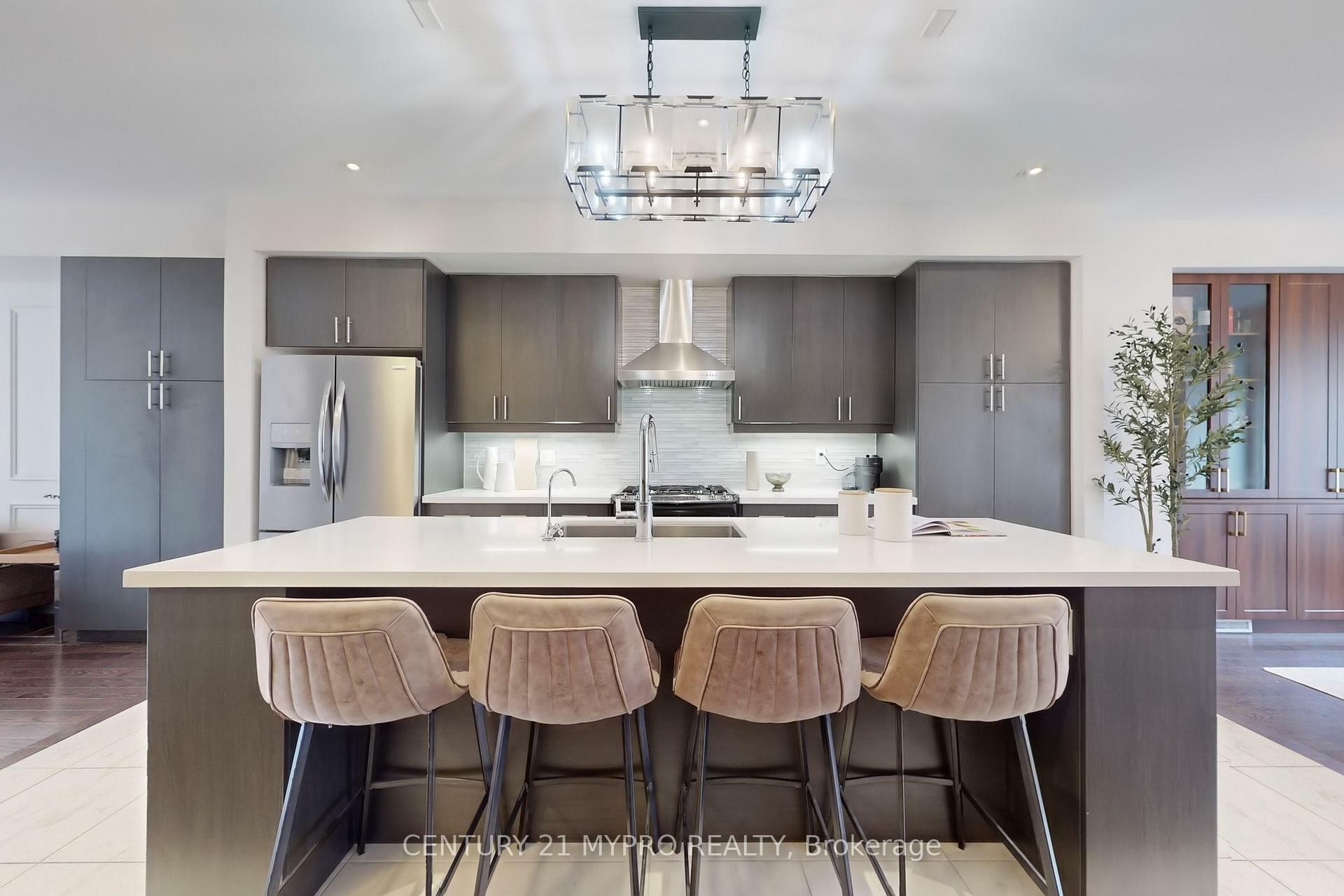Property Photo: 21 McGurran Lane ON L4B 0G8
