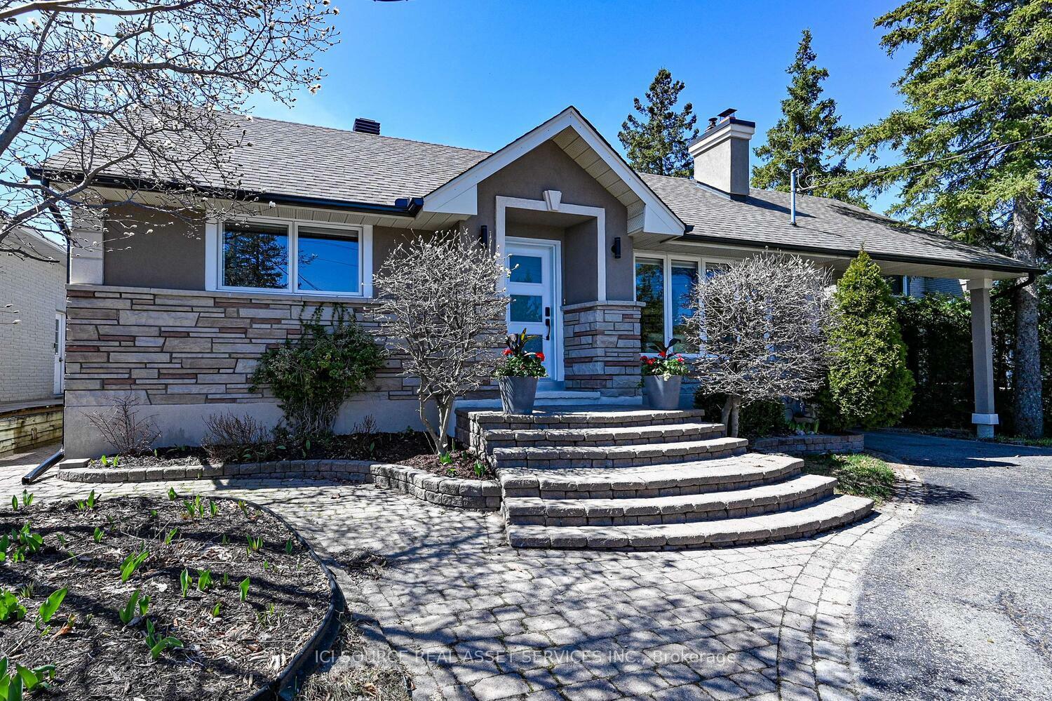Property Photo: 1534 Prince Of Wales Drive ON K2C 1P1