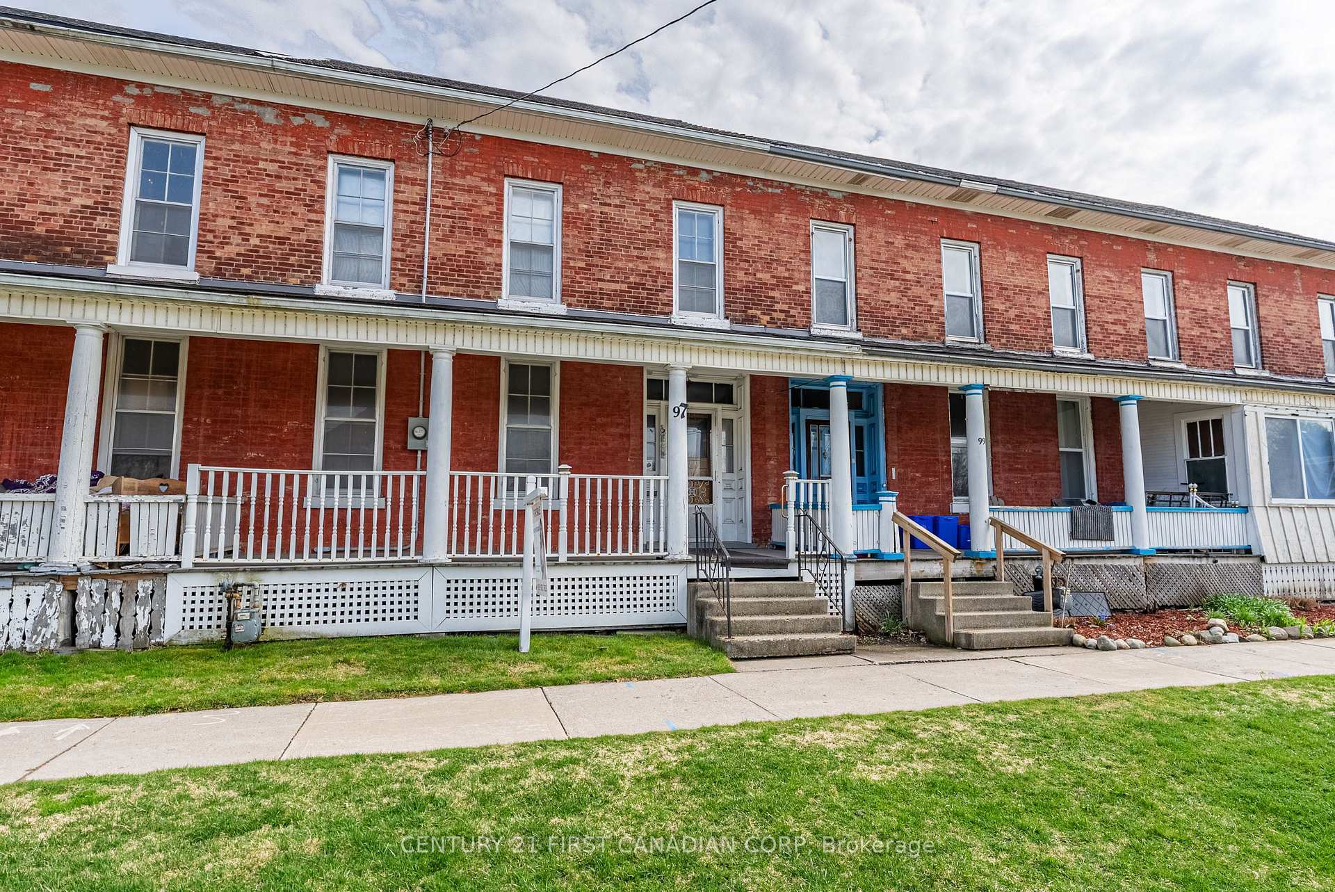 Photo de la propriété:  97 King Street  ON N5C 2J7 