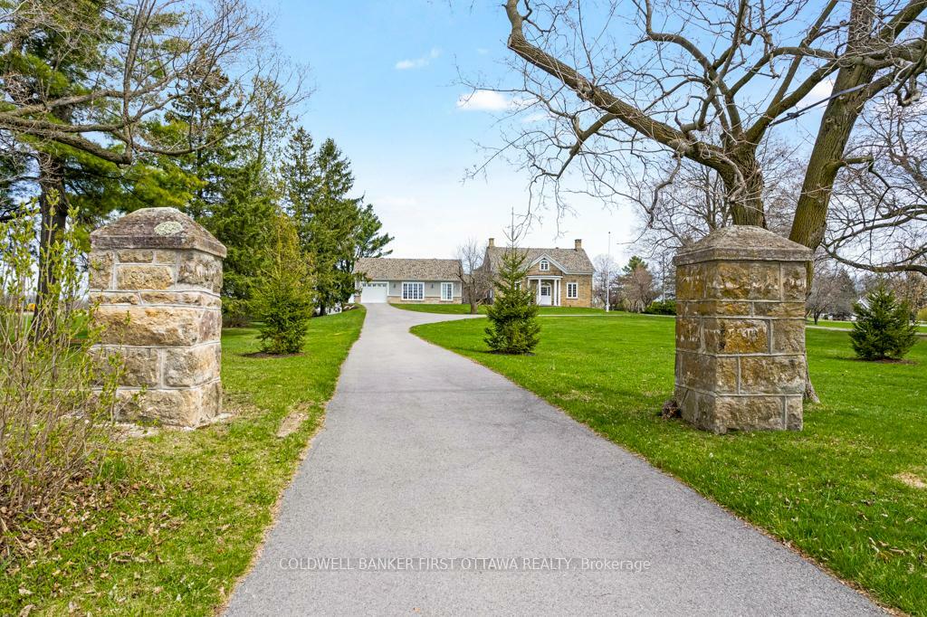 Photo de la propriété:  2638 Rideau Ferry Road  ON K7H 0G5 