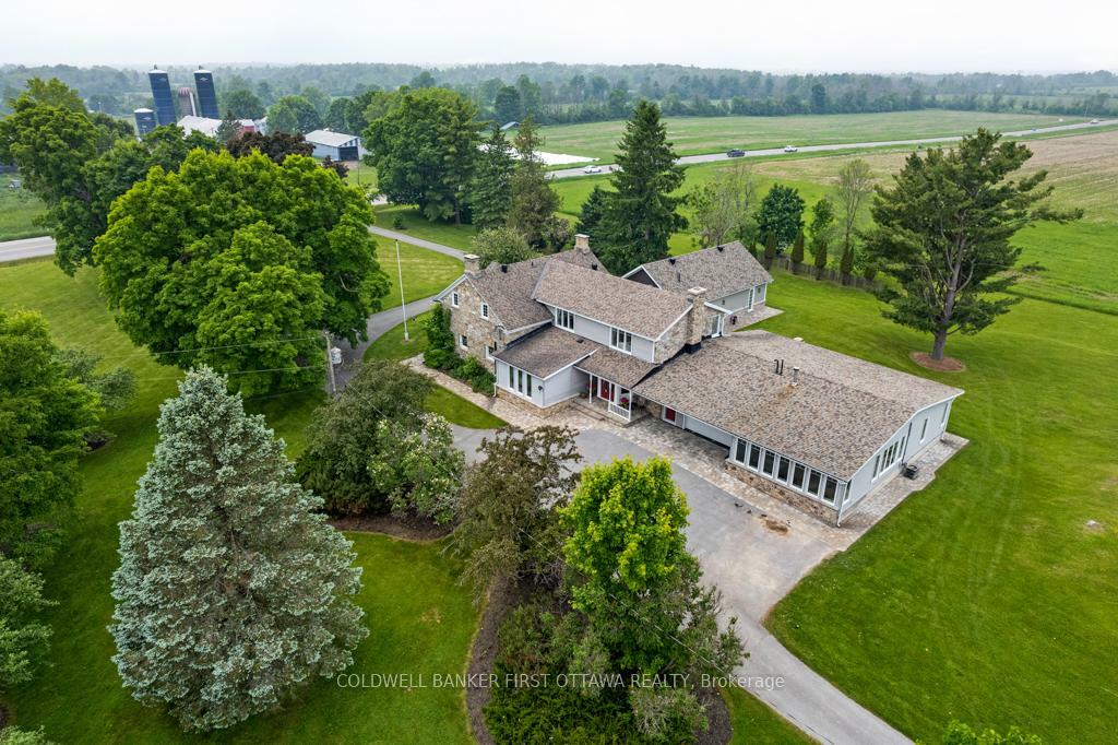 Property Photo: 2638 Rideau Ferry Road ON K7H 0G5