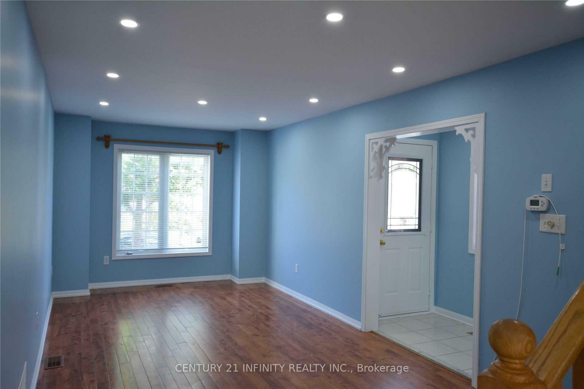 Property Photo: 5 Dusk Owl Drive ON M1X 1Y1