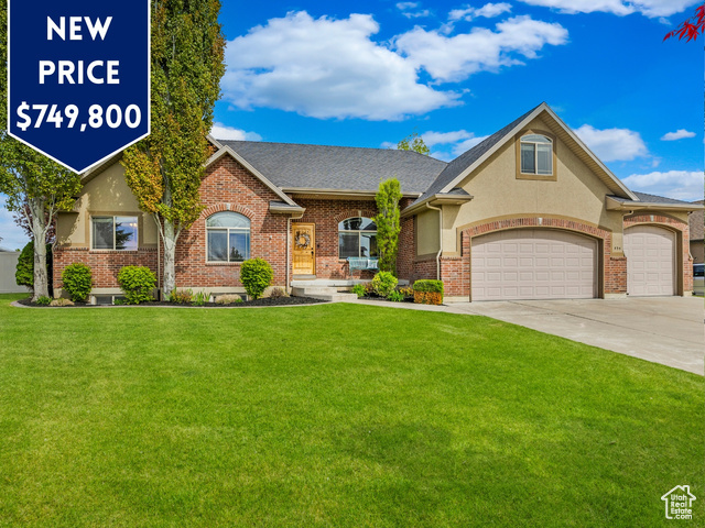 Property Photo: 454 N 3550 W UT 84041