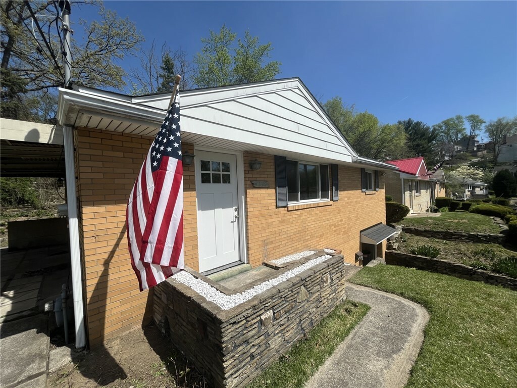 Property Photo: 1166 Lapish Rd PA 15212