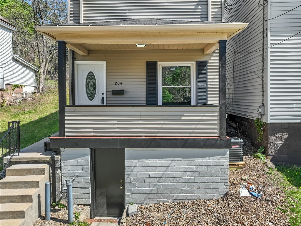 Property Photo: 204 N 4th St PA 15644
