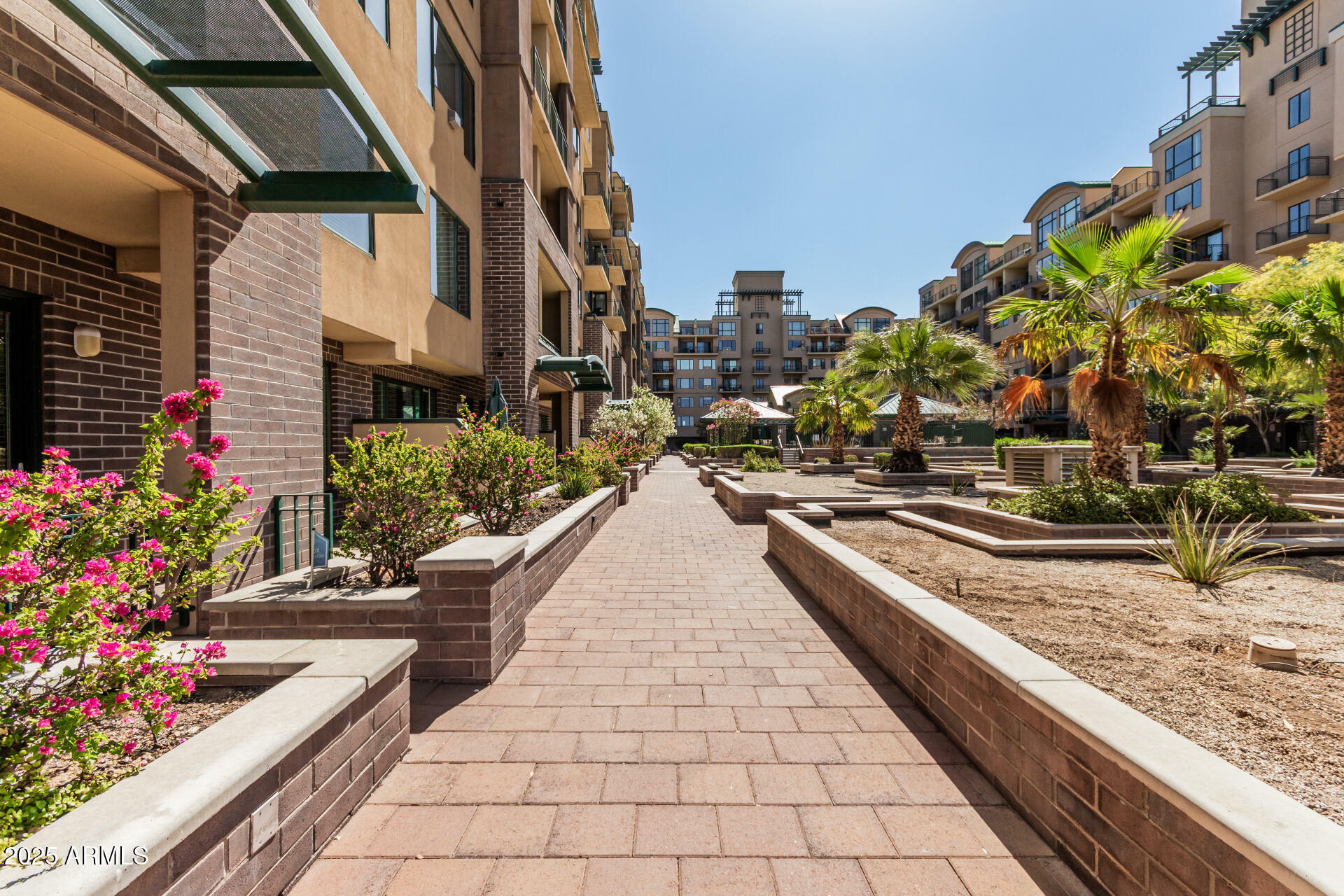 Property Photo: 17 W Vernon Avenue 121 AZ 85003