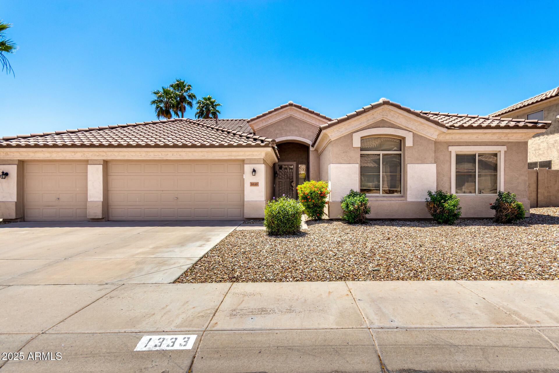 Property Photo: 1333 W Deer Creek Road AZ 85045