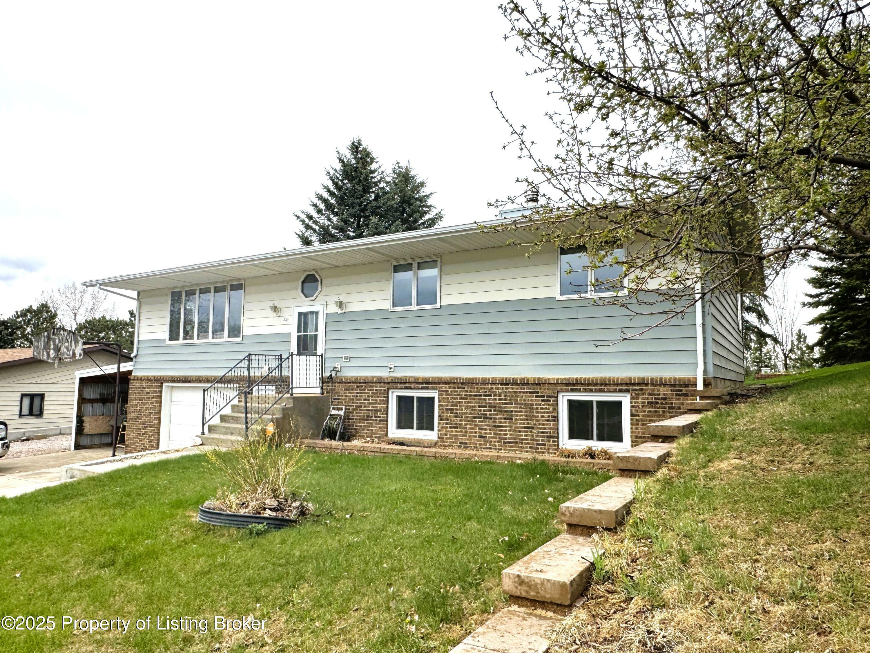 Property Photo: 200 6th Avenue N ND 58639