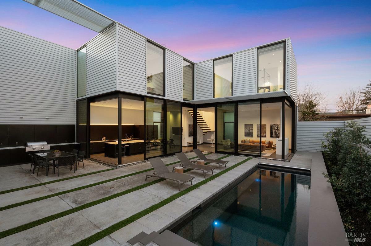212 Tucker Street  Healdsburg CA 95448 photo
