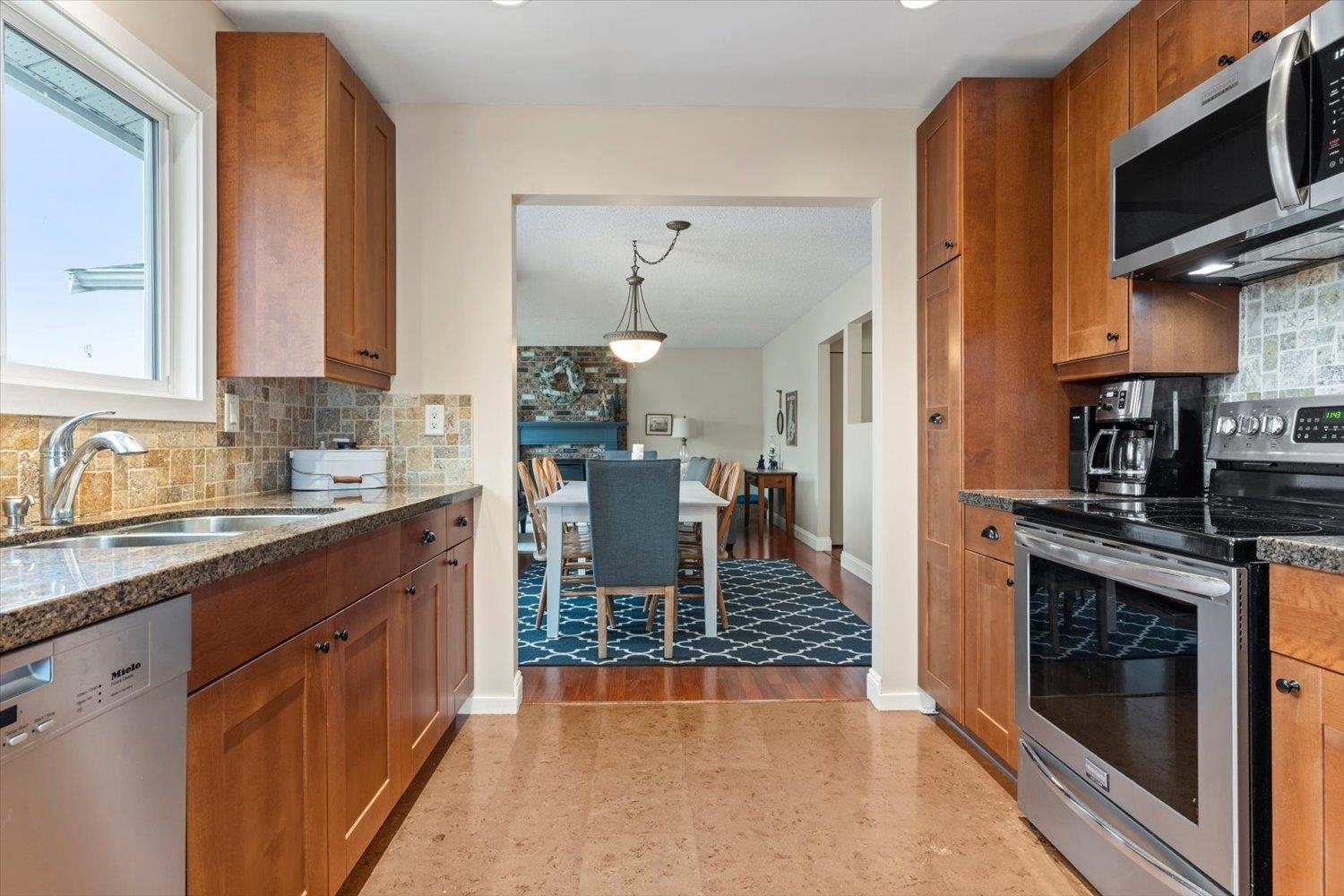Photo de la propriété: 45174 Mountview Way BC V2R 3H3