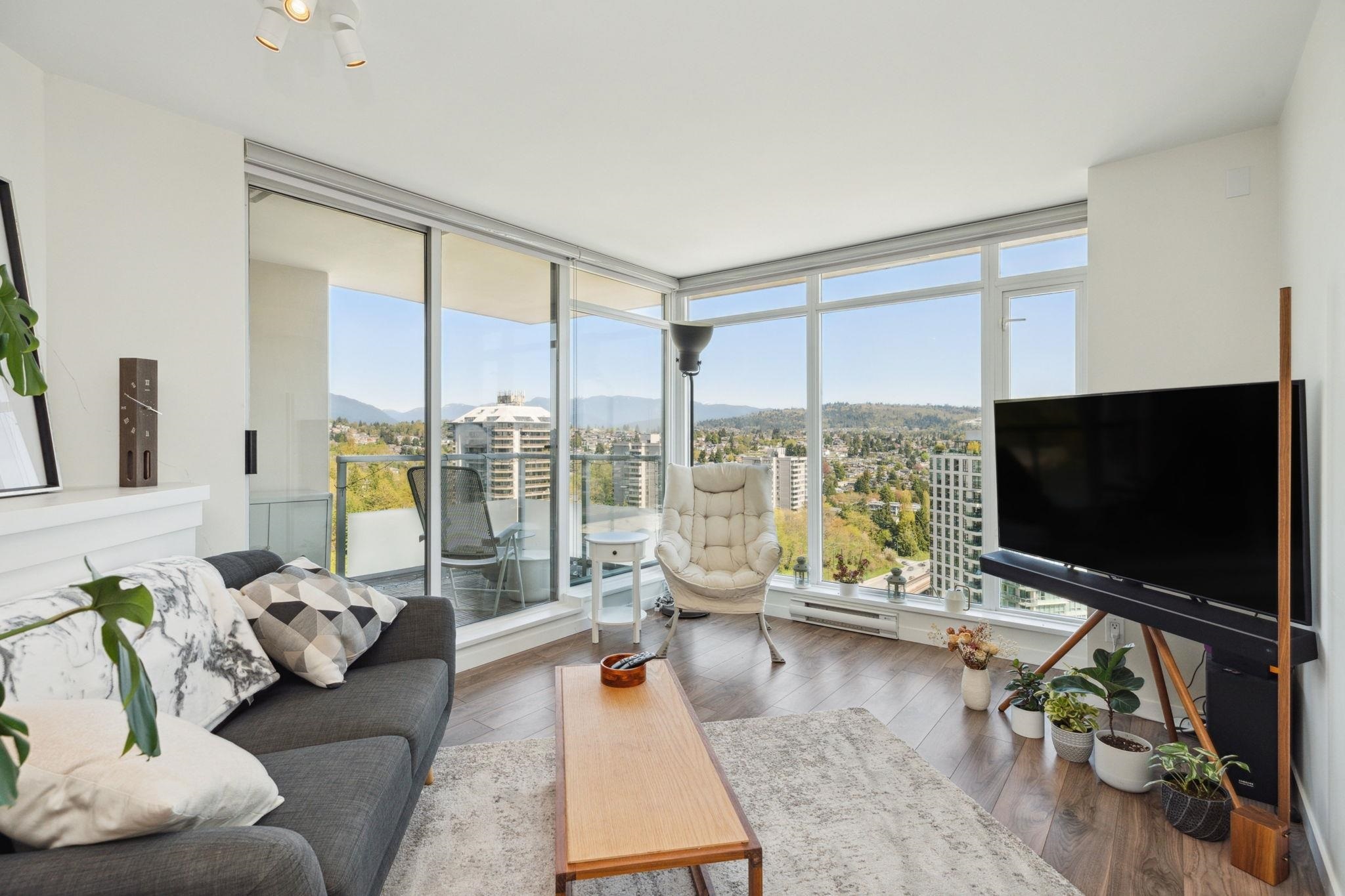 Property Photo:  2133 Douglas Road 2905  BC V5C 0E9 