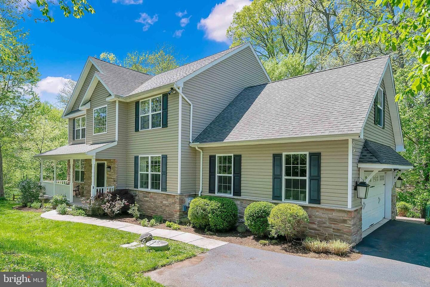 Property Photo:  8 Featherbed Lane  PA 19403 