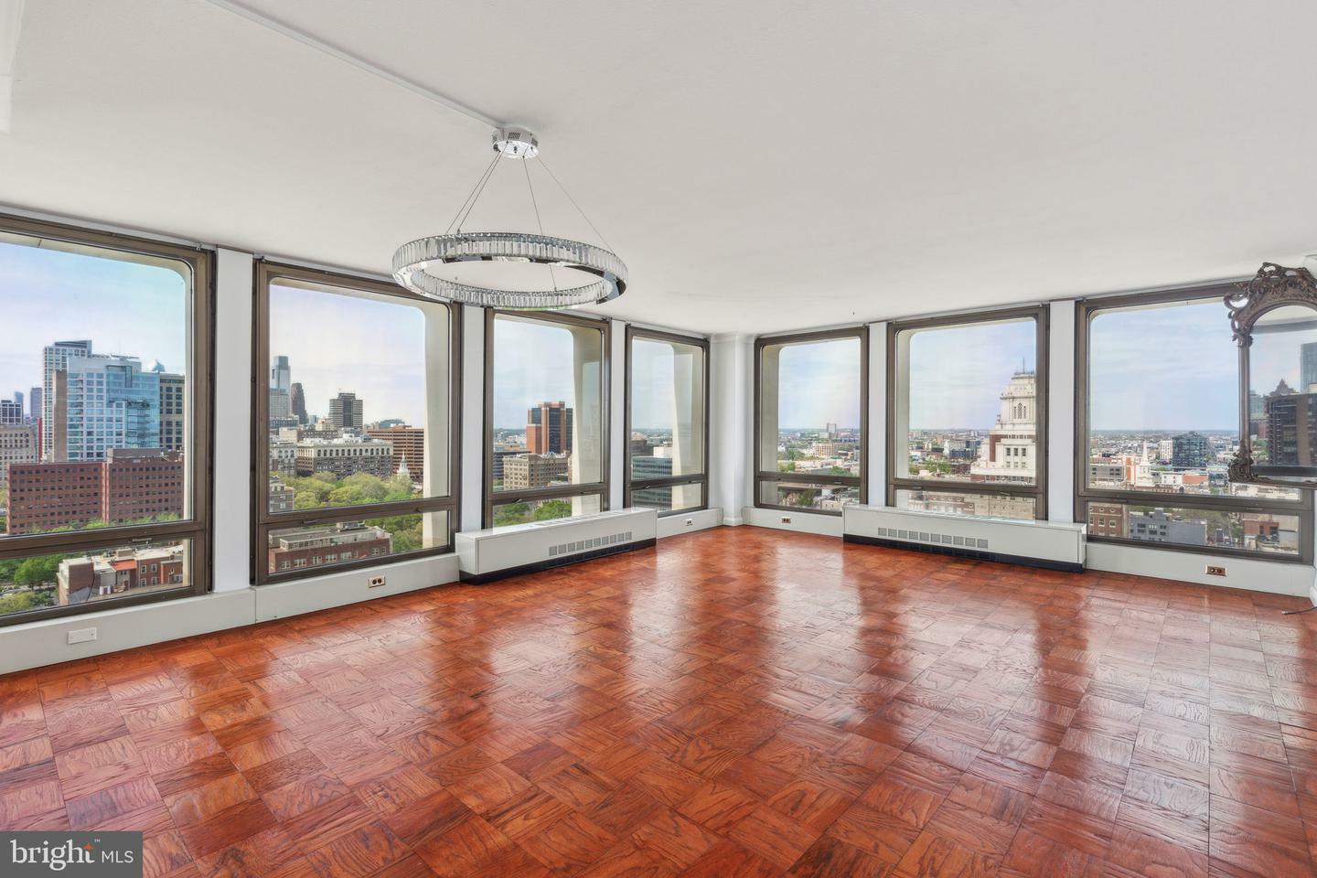 Property Photo: 200 Locust Street 24bn PA 19106