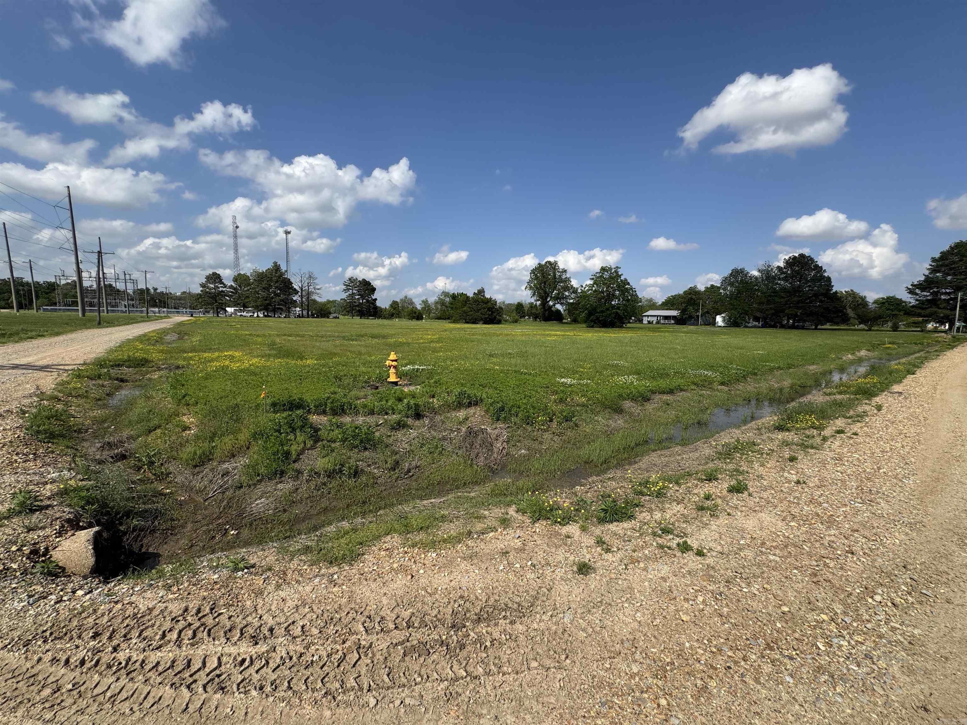 Property Photo: 2.5 Acres Oak Street AR 72461