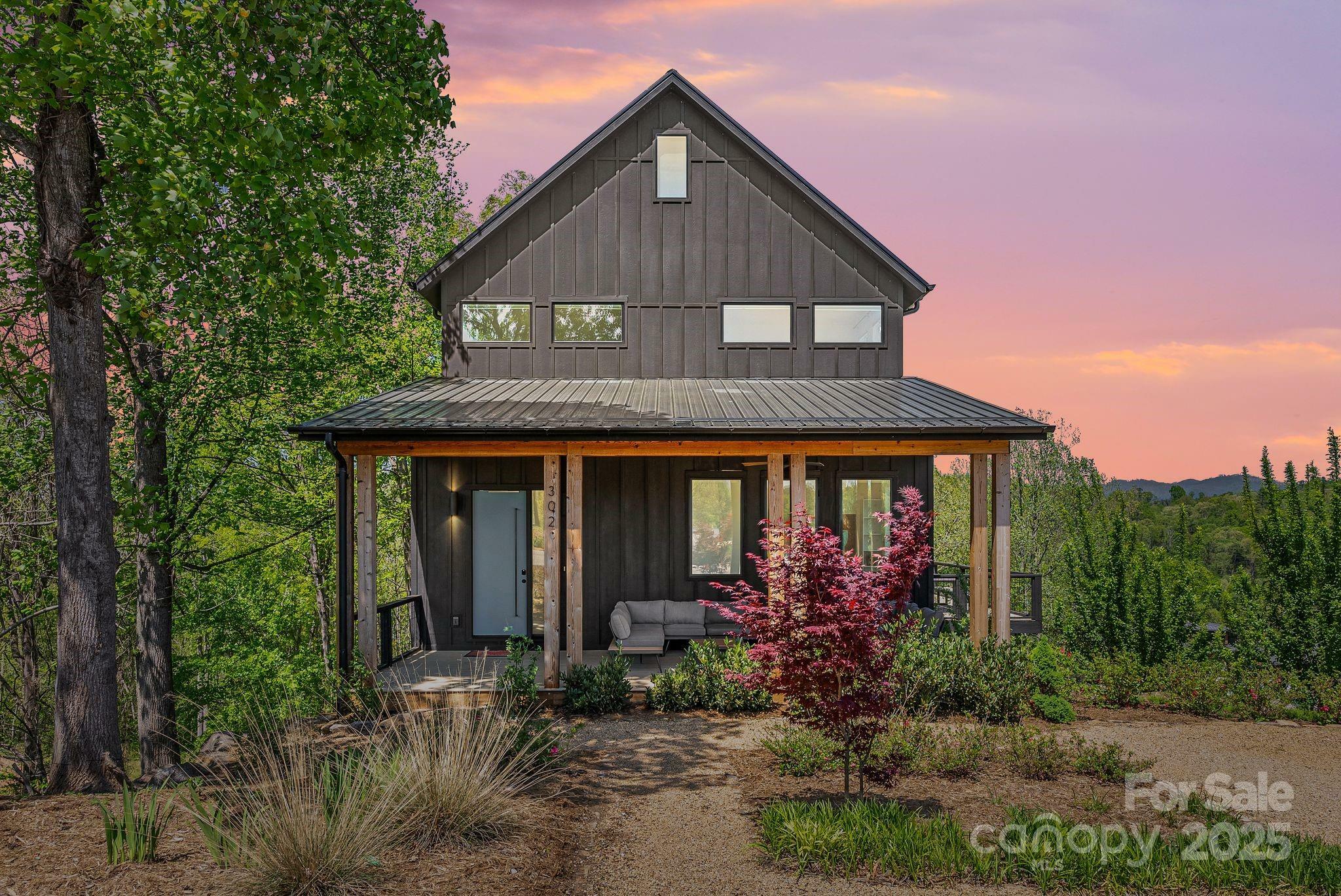 Property Photo: 302 Broad Vista Lane NC 28804