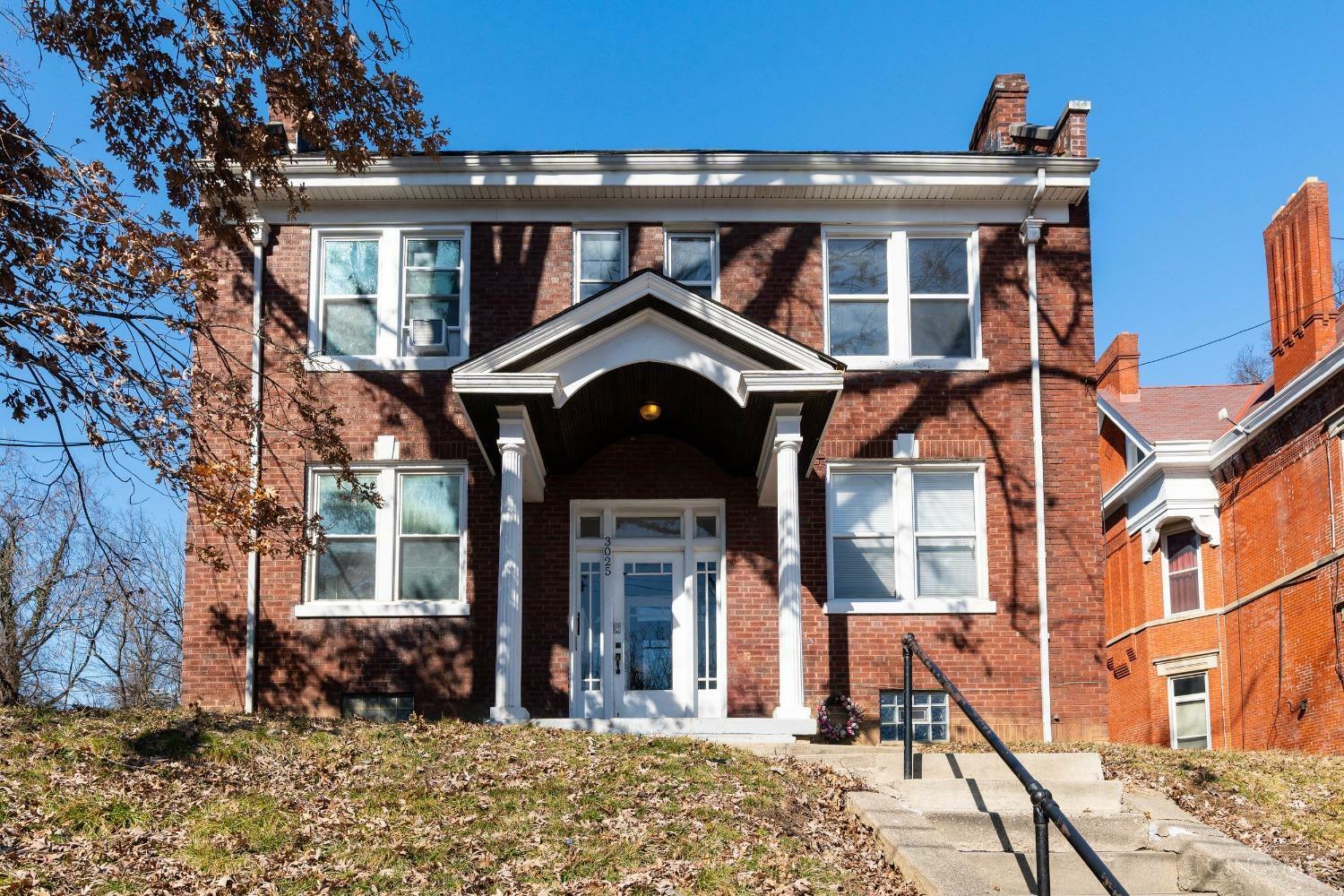Property Photo: 3025 Gilbert Avenue OH 45206
