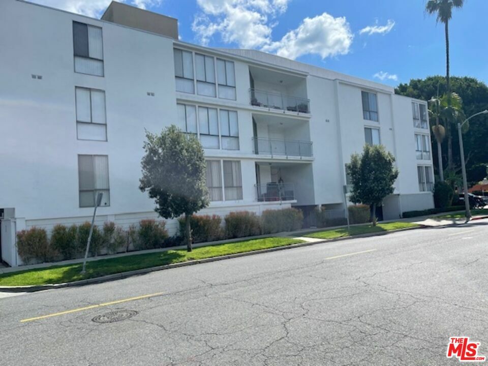9297 Burton Way  Beverly Hills CA 90210 photo