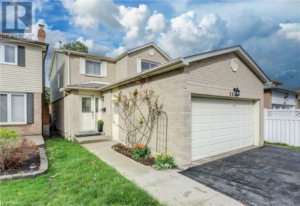 Property Photo: 3210 Anderson Crescent ON L5N 2Y5