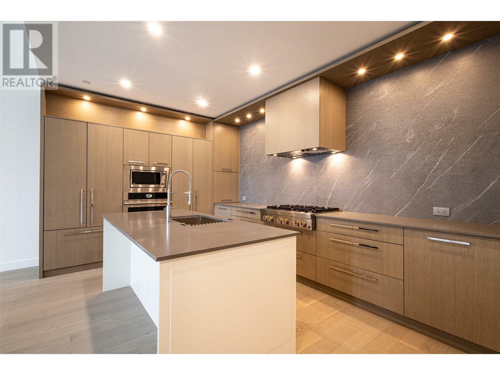 Property Photo: 3389 Lakeshore Road 312 BC V1W 0G5