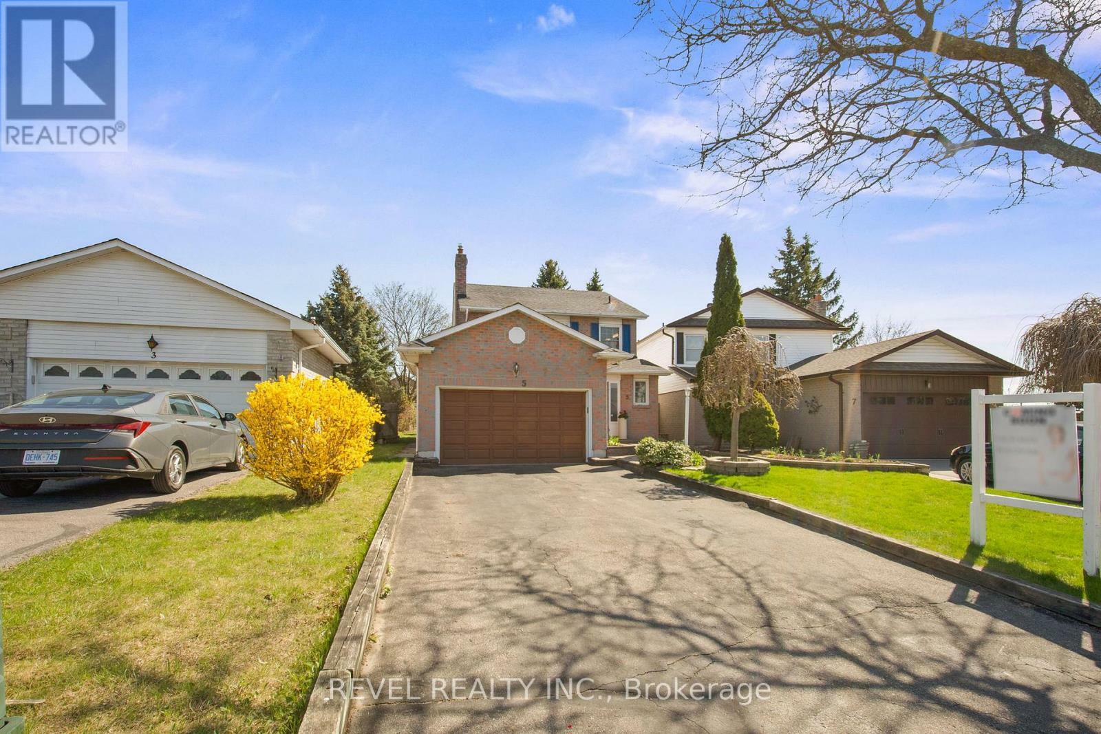 Property Photo: 5 Winners Circle ON L1N 7B5