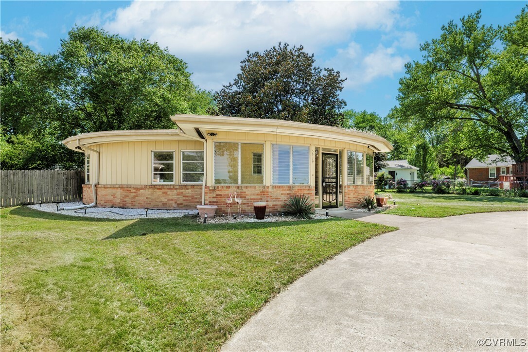 Property Photo: 5939 Fieldstone Road VA 23234