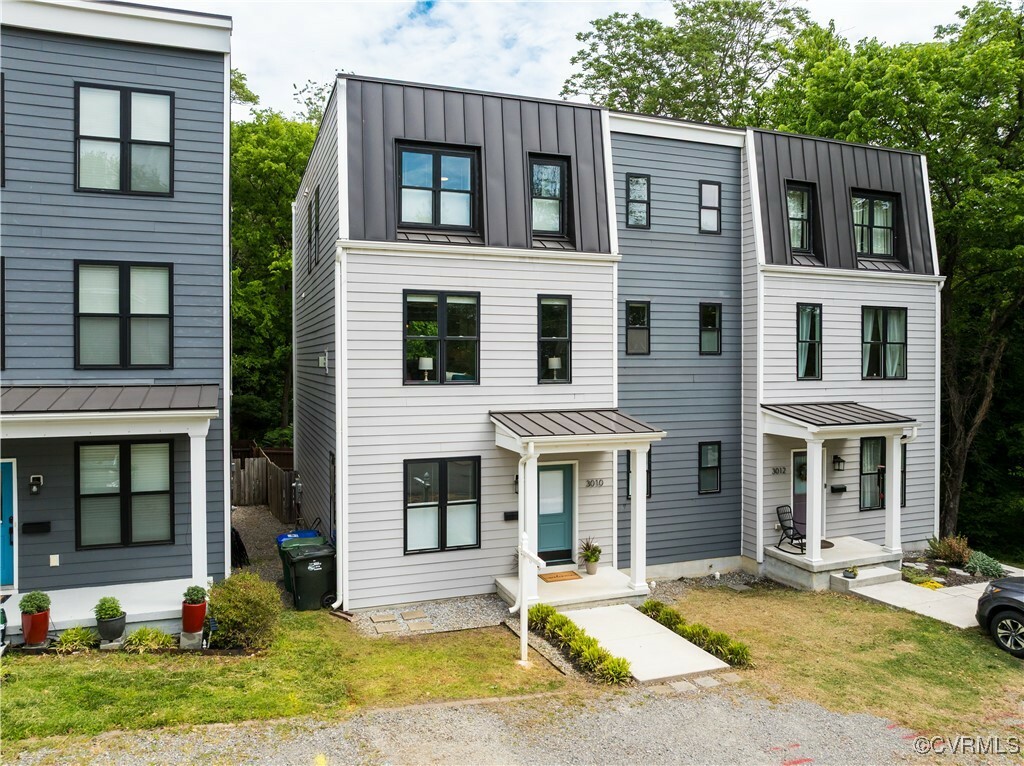 Property Photo: 3010 E Franklin Street VA 23223