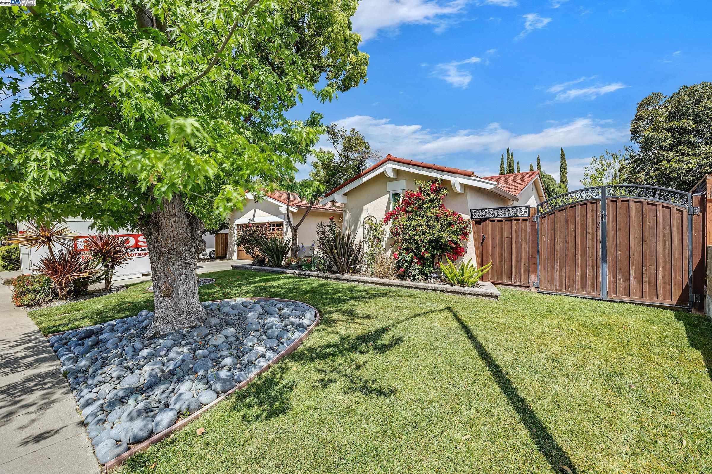 Property Photo: 590 Cinnabar Dr CA 94550