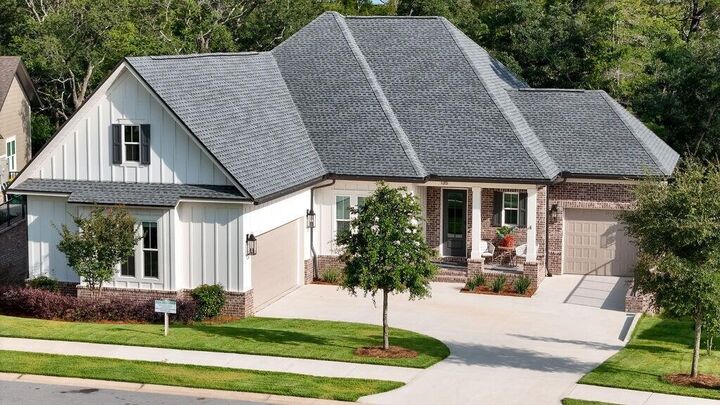 Property Photo: 135 Caraway Drive FL 32578