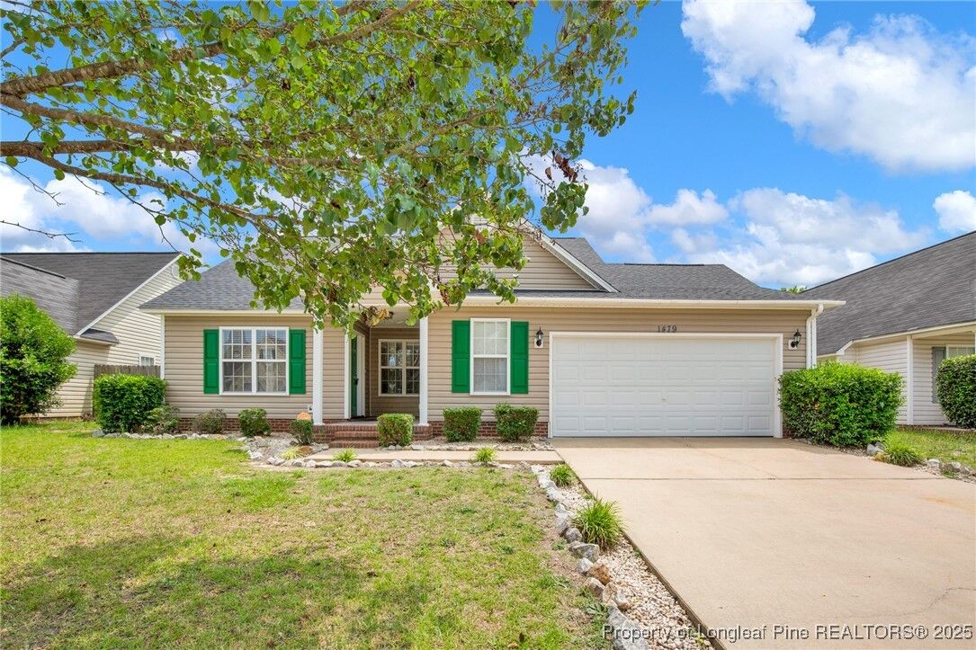 Property Photo:  