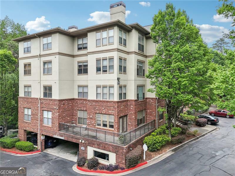 Property Photo: 5559 Glenridge Drive 1103 GA 30342