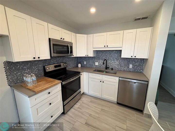 Property Photo: 4310 NW 12th Ct 308 FL 33313