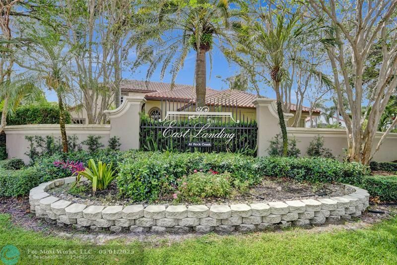 Property Photo: 11305 Knot Way FL 33026