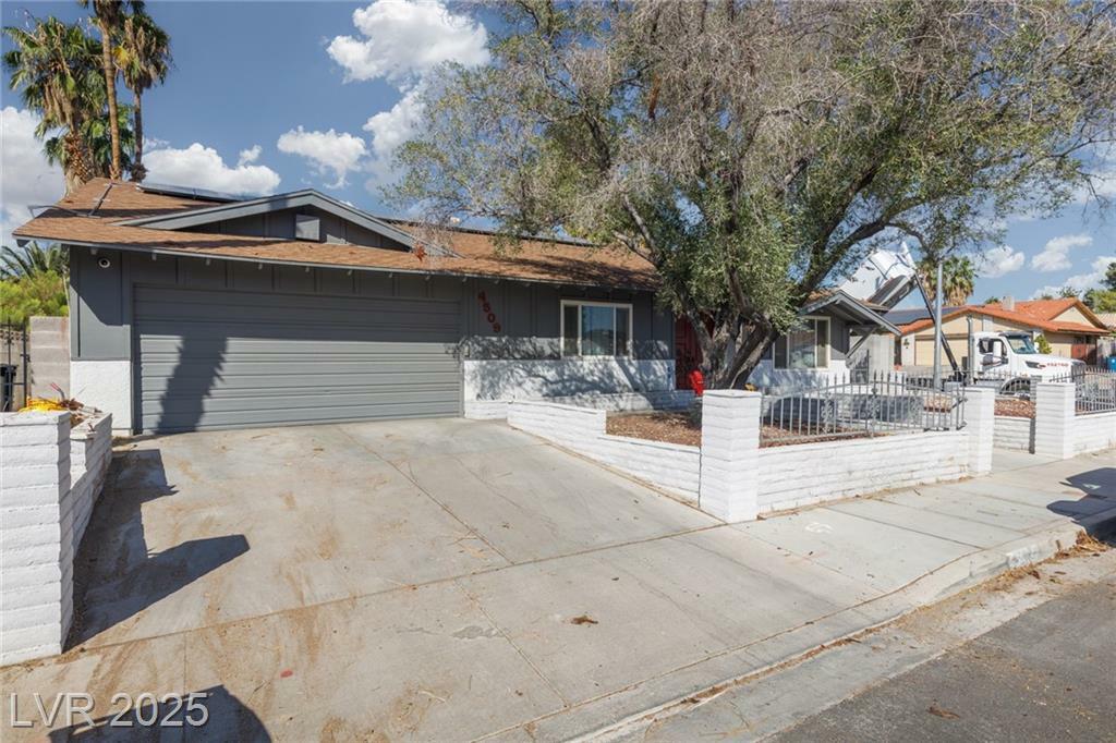 Property Photo: 4509 Paseo Del Ray Drive NV 89121