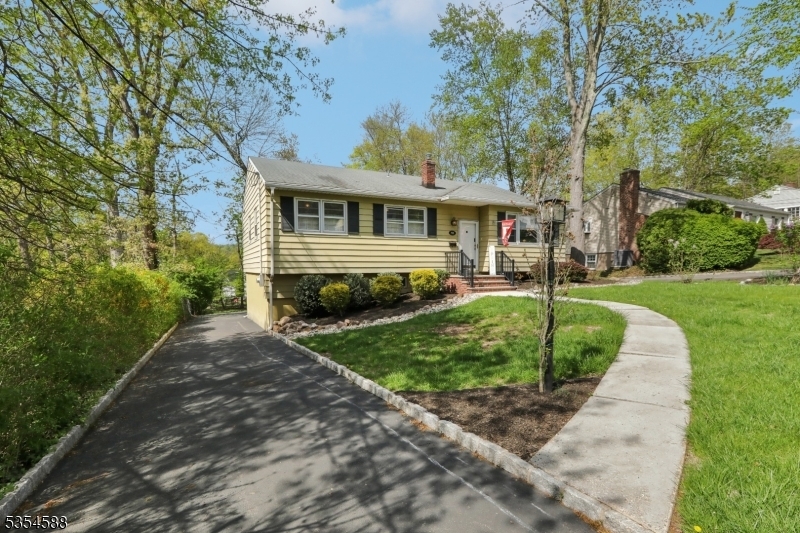 Property Photo: 93 Lessing Rd NJ 07052