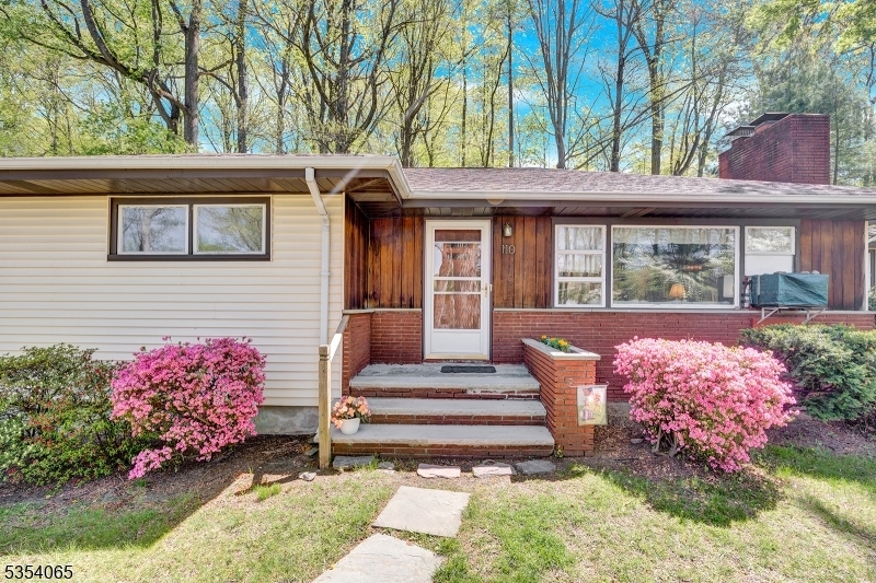 Property Photo: 110 Redgate Rd W NJ 07005