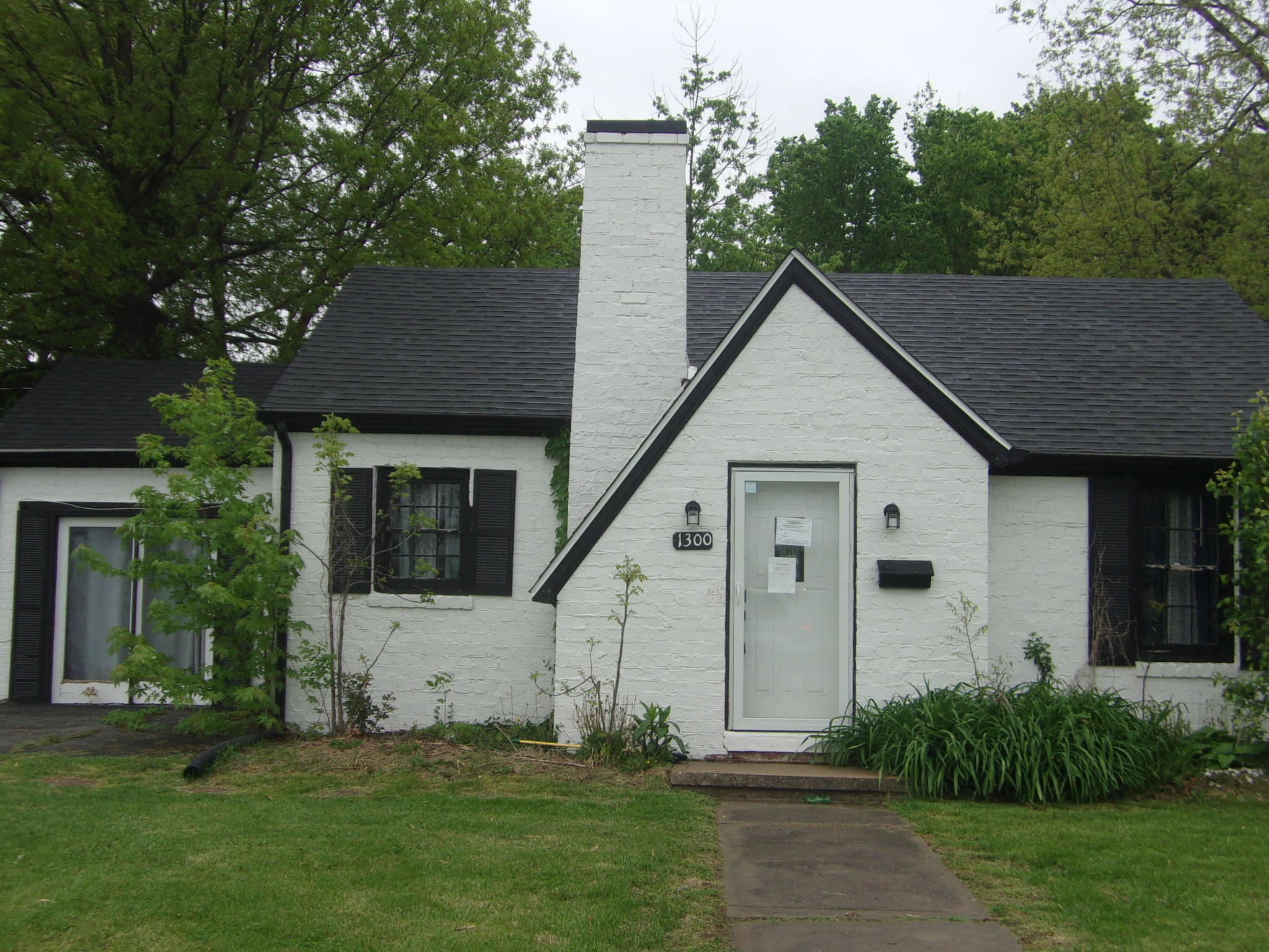 Property Photo:  1300 S Morris Street  MO 65265 