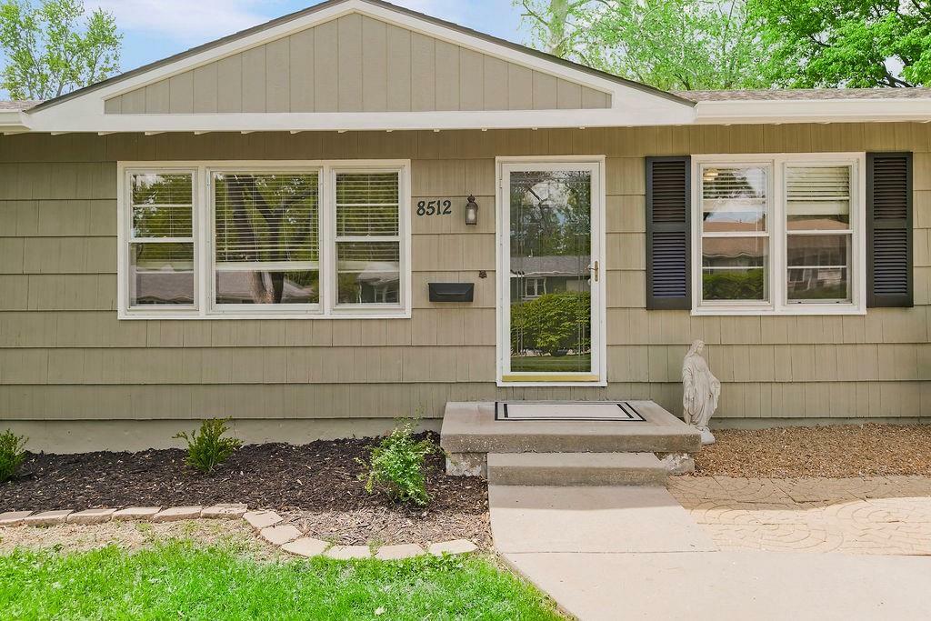 Property Photo: 8512 Riggs Street KS 66212