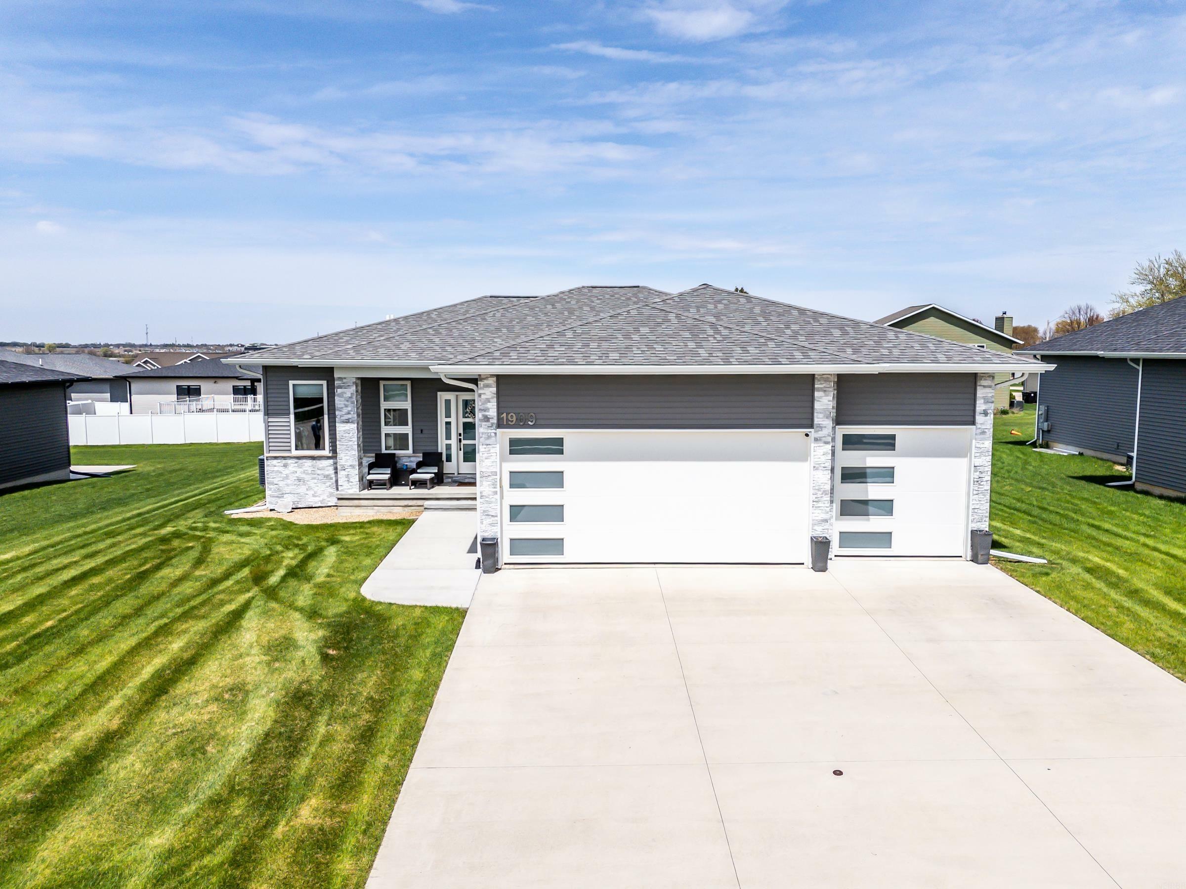 Property Photo: 1909 Reese Road IA 50613