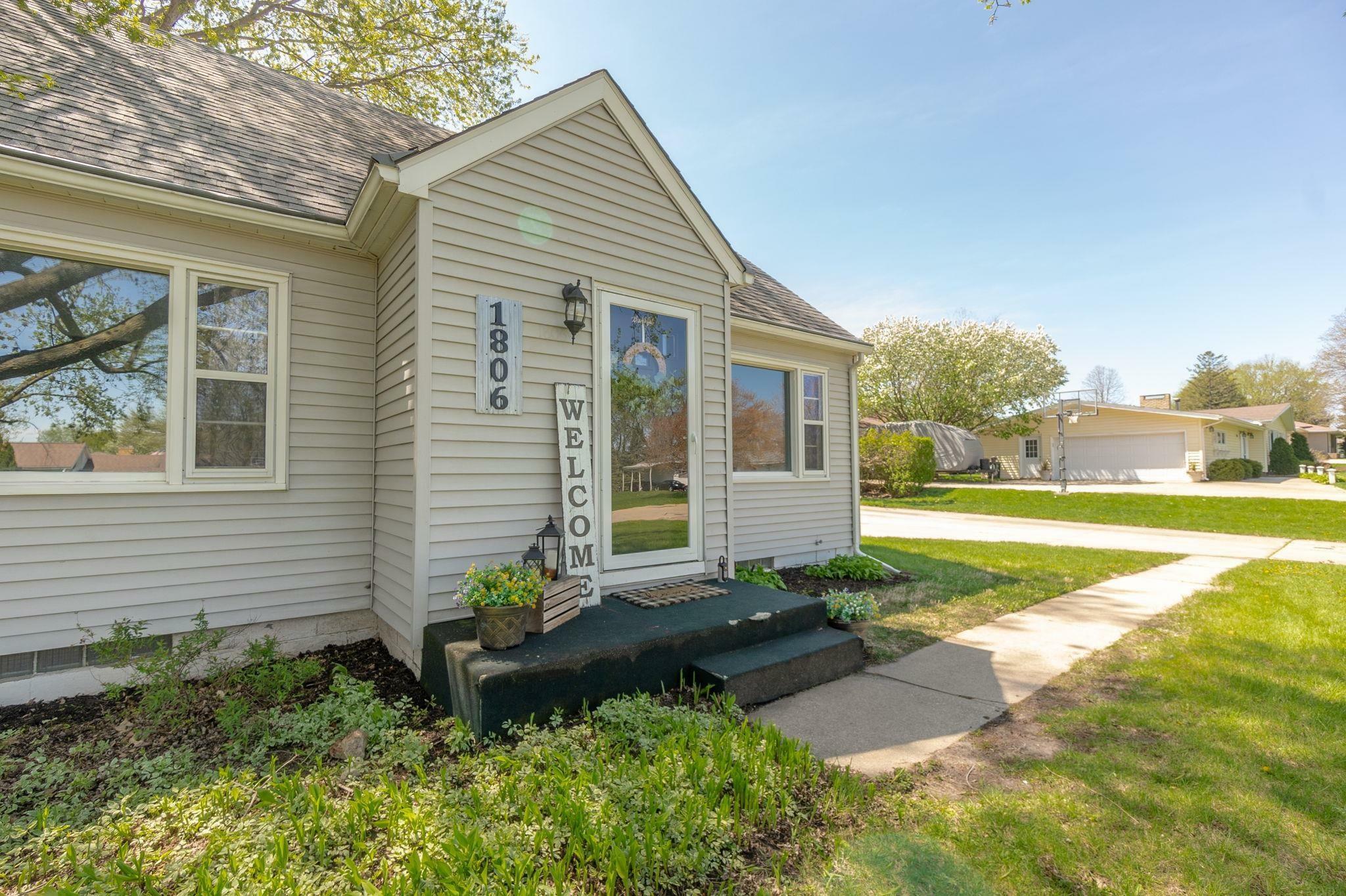 1806 Four Winds Drive  Cedar Falls IA 50613 photo